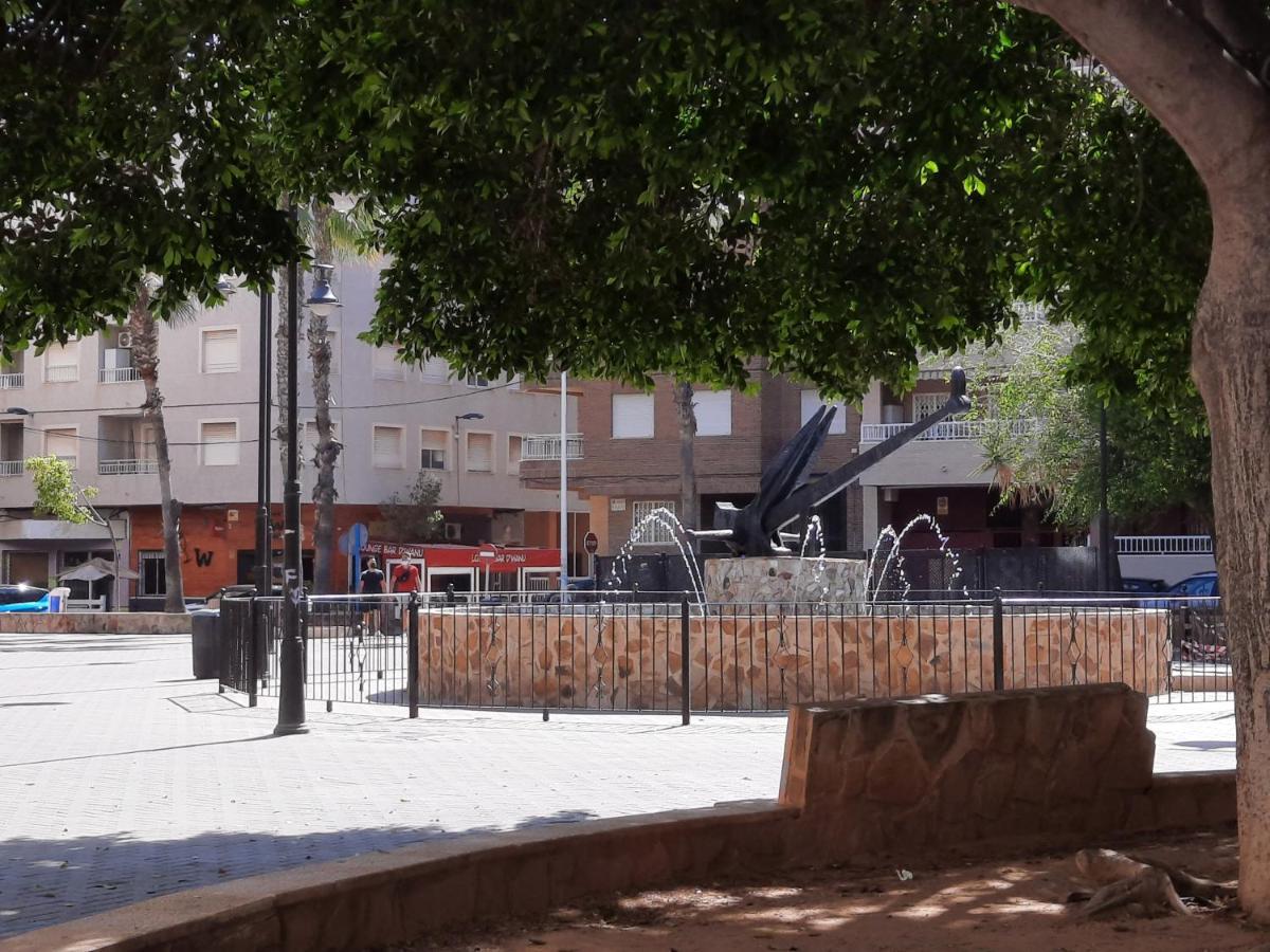 Moderno Apartamento Familiar Junto Al Mar - Conejito Lejlighed Torrevieja Eksteriør billede