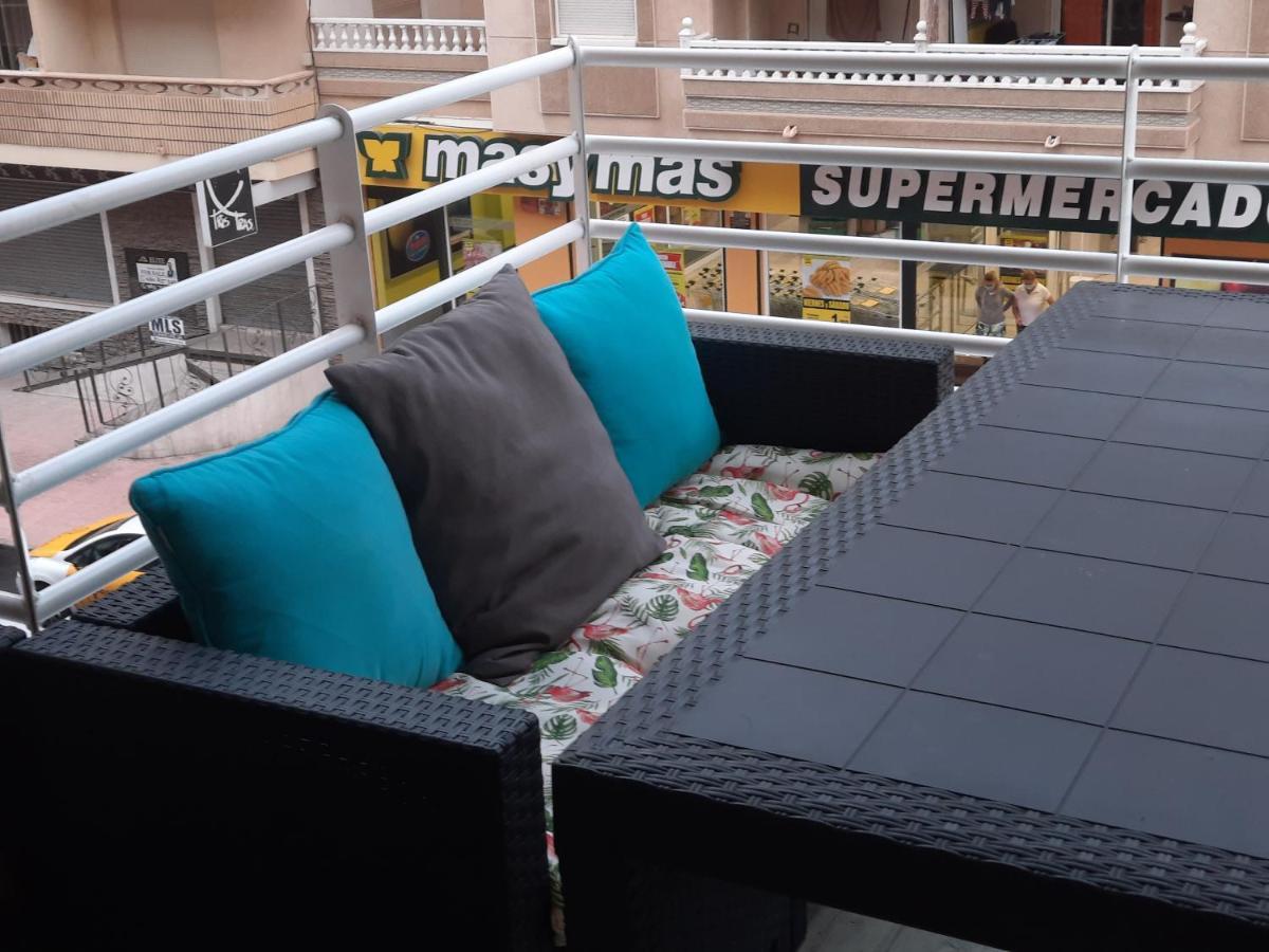 Moderno Apartamento Familiar Junto Al Mar - Conejito Lejlighed Torrevieja Eksteriør billede