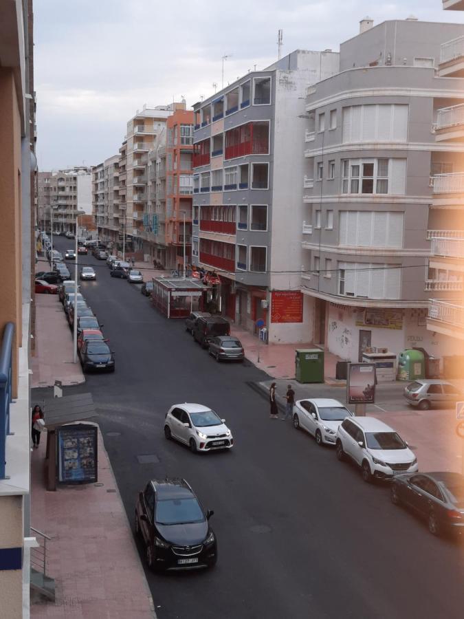 Moderno Apartamento Familiar Junto Al Mar - Conejito Lejlighed Torrevieja Eksteriør billede