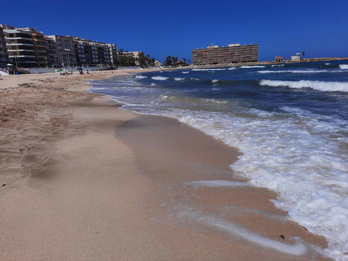 Moderno Apartamento Familiar Junto Al Mar - Conejito Lejlighed Torrevieja Eksteriør billede